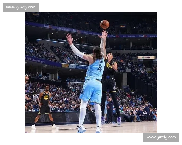 灰熊锁定杰罗姆！三年 2800 万合同填补后场短板，超级第六人加盟重塑西部格局