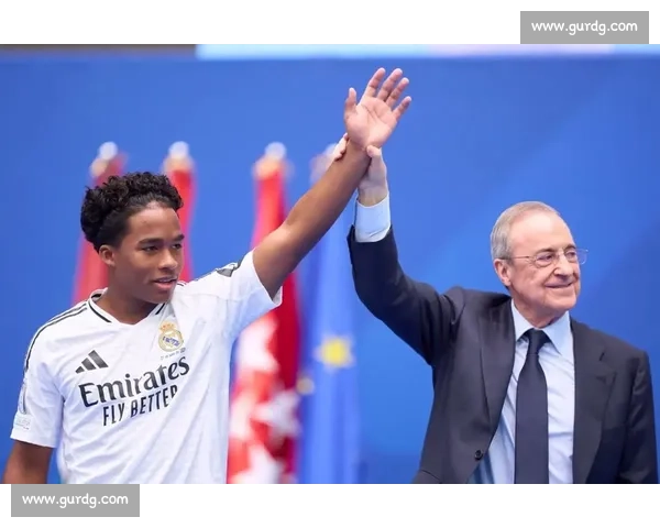 皇马官宣恩德里克抵美合练 巴西神童剑指世俱杯新征程 皇马官宣恩德里克抵美合练 巴西神童剑指世俱杯新征程