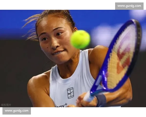 郑钦文关键破发扳平西尼亚科娃，决胜盘遗憾未能延续强势