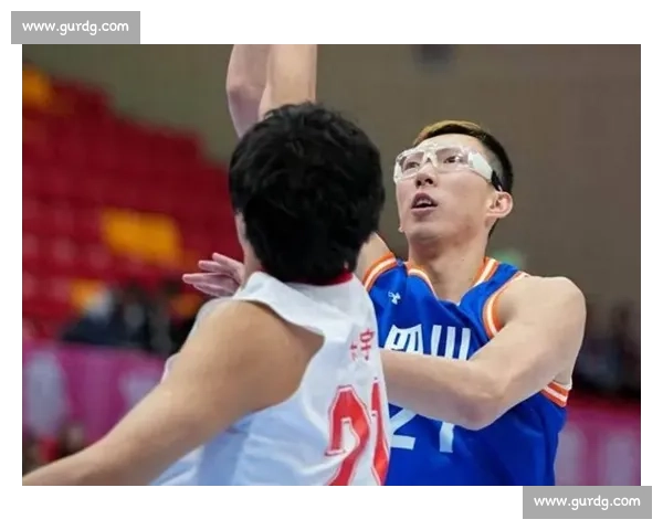 周琦爱子幼儿园毕业!与男篮叔叔互动害羞萌翻全网 周琦爱子幼儿园毕业!与男篮叔叔互动害羞萌翻全网