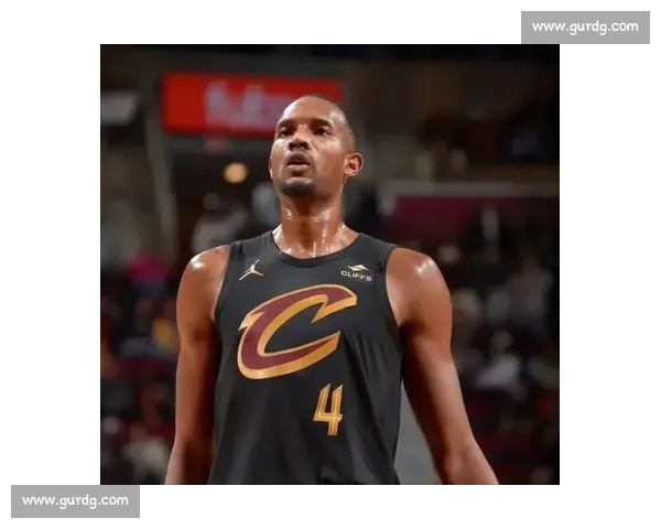 夏联 MVP 驰援勇士！莫布里内线试金石或改写轮换格局