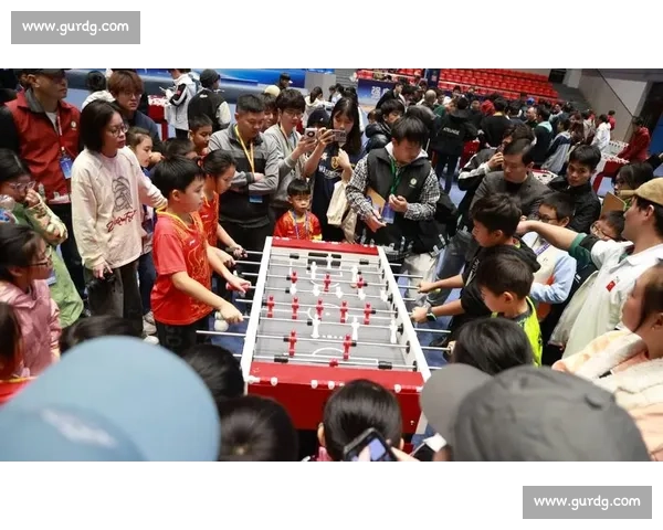 第七届蚌埠家庭文化季桌式足球亲子赛圆满落幕 百组家庭共享欢乐时光